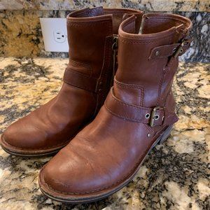 UGG Fabrizia chestnut ankle boots